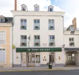 Logis Hôtel le Vert Galant Hotel a Echemire