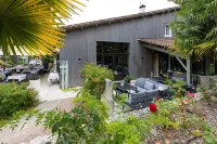 Logis Hôtel & Restaurant L'ESSILLE Hôtels à : Jarnac