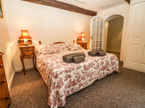 Dollar Ward House Basement Hotels in Stratton