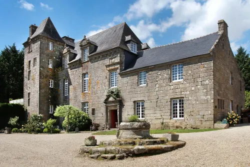 Manoir de Moëllien, the Originals Relais Hotels in Plomodiern