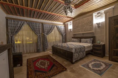 Underground Cave Suites Hotel Отели рядом с достопримечательностью «Cavusin Church»