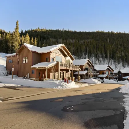 54 Outpost Drive The Alders - Private Hot Tub 4 Bedroom Condo by RedAwning