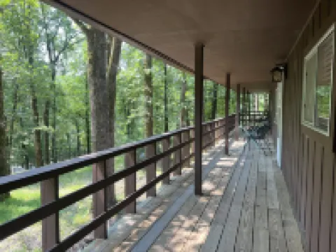 Mountain Harbor's Four Bedroom House by RedAwning Hotels in Montgomery County