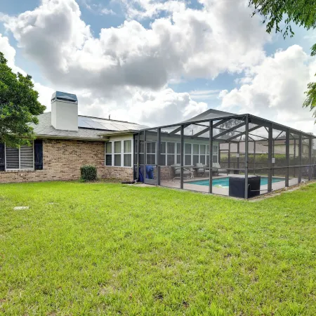 Heated Pool & 4-in-1 Grill: Spring Hill Haven!
