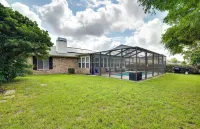 Heated Pool & 4-in-1 Grill: Spring Hill Haven! - chambre d’hôtes
