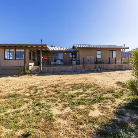 Twilight Terrace - Relax in Style 2 Bedroom Home by RedAwning