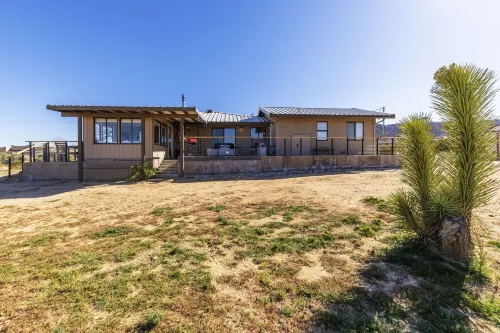 Twilight Terrace - Relax in Style 2 Bedroom Home by RedAwning Hotels in Joshua Tree