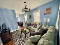 Pet-Friendly Condo in Cape May Historic District - 2 Bedroom with AC and Kitchen