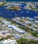 Hacienda- Canal Views and Comfort