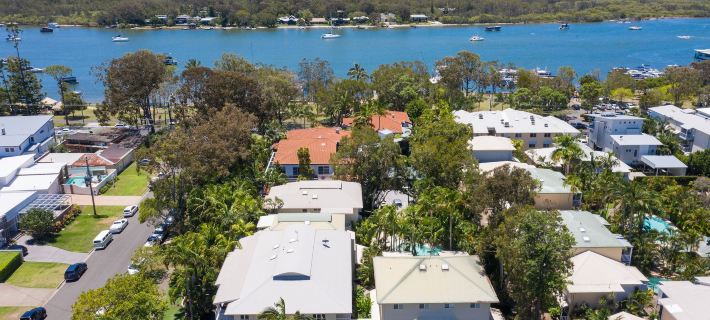 Sunset Cove Noosa Hotels in Noosaville