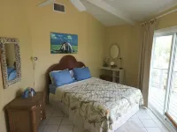 ONE OF A KIND PROPERTY! Breathtaking Views, Ocean Breezes, Huge Dock, Peaceful のホテル