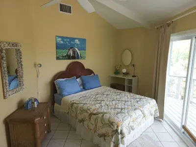 ONE OF A KIND PROPERTY! Breathtaking Views, Ocean Breezes, Huge Dock, Peaceful Hotels in 