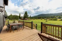 Whispering Hollow Lodge on Greer Main St! - WiFi