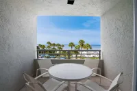 Longboat Key Club!! Direct Beachfront!!