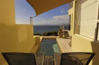 Whalesong Lodge - Beach