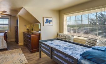 Lamesa Vacation Rental w/ Covered Patio & Fire Pit