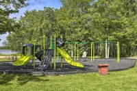 Hike, Swim, Ski and More Home in Arrowhead Lakes! - parking
