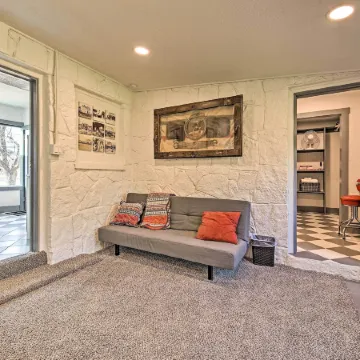 Retro Updated Blanco Abode - Steps to Main Street!