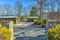 Berkeley Springs Haven w/ Sleepy Creek Access! - Wifi
