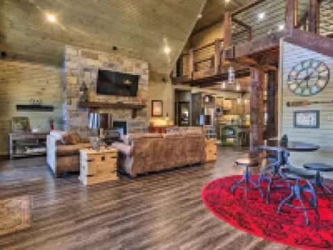 Stylish Broken Bow Cabin w/ Hot Tub + Fire Pit! فنادق في بروكن بو