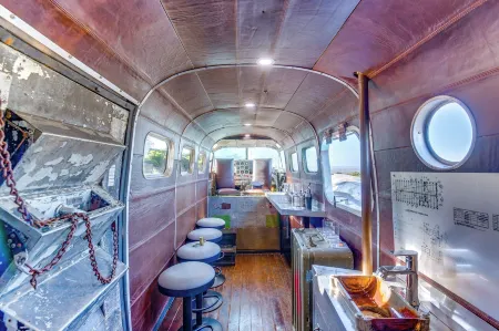 Fallbrook Airplane Home w/ Fire Pit & Mtn Views! Отели в г. Рейнбоу