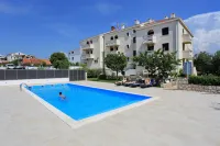 Hotel Mediteran - Rooftop Pools