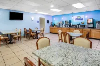 Travelodge by Wyndham Livonia/Canton/Novi Detroit Area Hotels in Plymouth