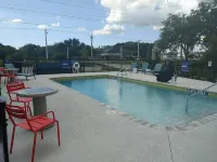 Tru by Hilton Bradenton I-75 - Pools