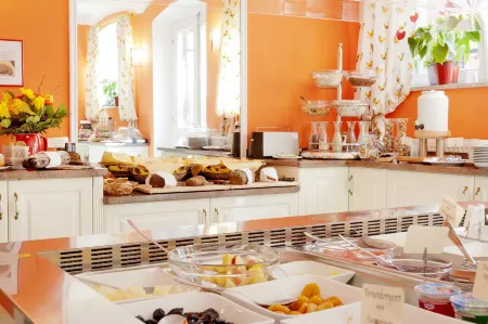 Hotel Villa Monte Vino Отели рядом с достопримечательностью «Потсдамский университет»