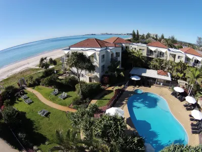 Golden Riviera Absolute Beachfront Resort Hotel a Elanora