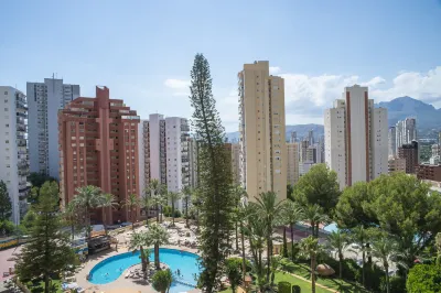 Hotel Benidorm East by Pierre & Vacances Hotel dekat Reformas Benidorm