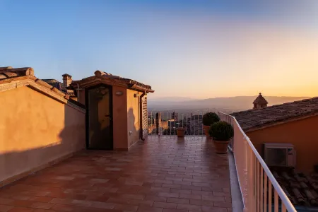 Portica10 Отели рядом с достопримечательностью «Duomo di San Rufino»