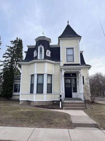 The Tower on Summit Отели рядом с Региональный аэропорт Чиппева Вэлли