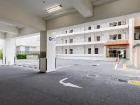 Sunset Beach Hotel - parking