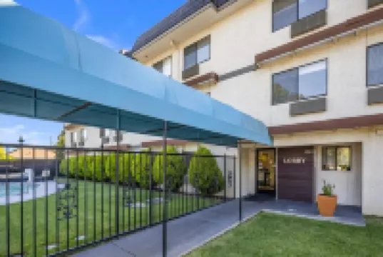 Days Inn by Wyndham Woodland