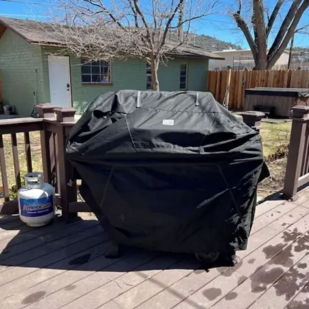 2 min from rt 66- hot tub-firepit-bocceball-bbq