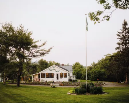 Camp DeForest Hotels in Lincolnville