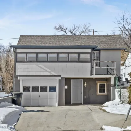 3 Bedroom Fully Remodeled and Centrally Located!