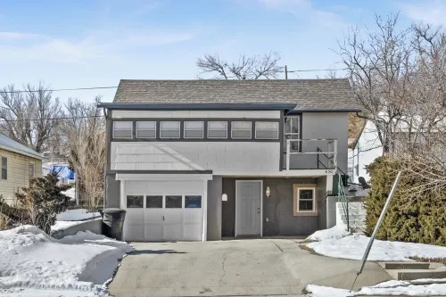 3 Bedroom Fully Remodeled and Centrally Located!