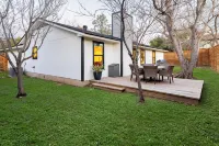 사우스 콩그레스 및 바튼 크릭 클락스버그까지 몇 걸음, 바비큐 및 게임 있는 프라이빗 야드