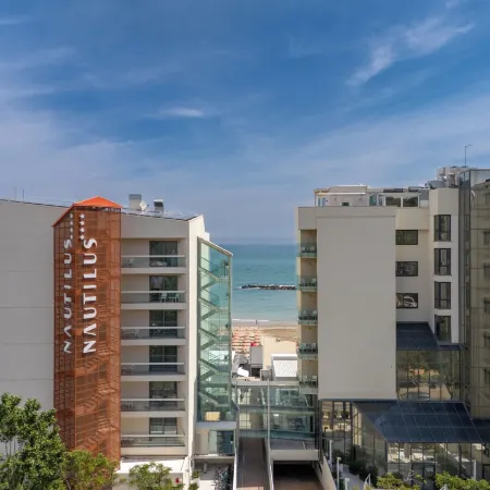 Nautilus Family Hotel
