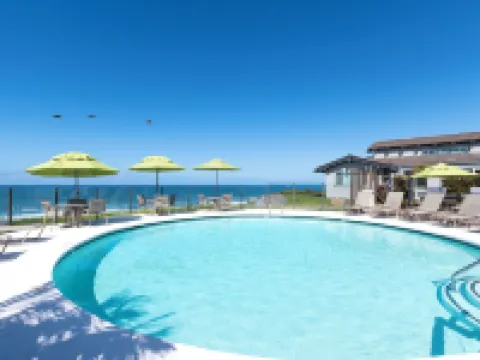 Wave Crest Resort デル・マーのホテル