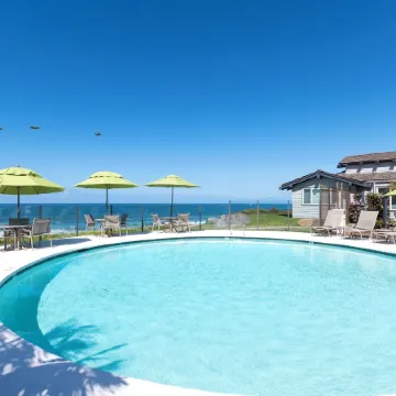 Wave Crest Resort