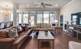 ~ 3 Mi to Dtwn: Aubrey Vacation Rental w/ Patio!