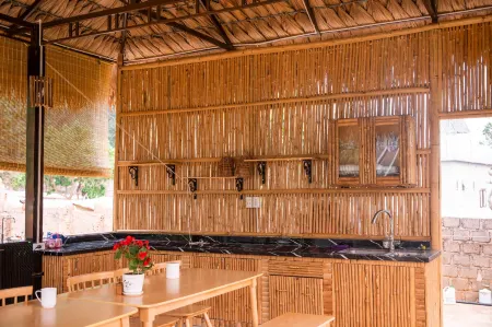 Vuon An Nhien Moc Chau Отели в г. Район Мокчау