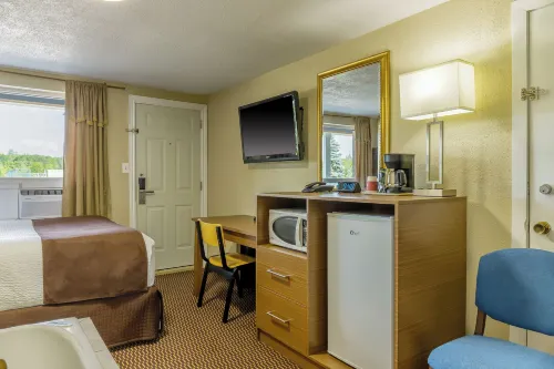 Motel 6 Campbellford, on Hotels in Campbellford