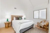 STUNNING! Ocean Views!! Lux Remodeled Modern Beach House. +PELETON .