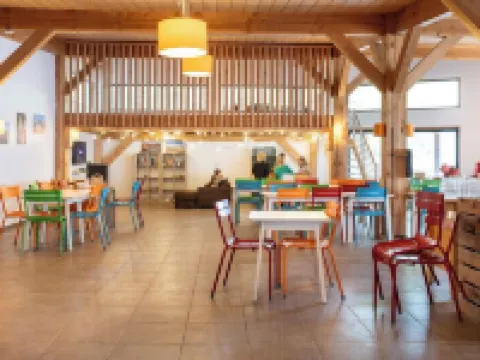 Huttopia les Châteaux Hotels in Bracieux