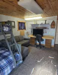 Cozy 3-bedroom cabin in wonderful Perham with WiFi, AC and great fishing!