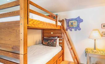 Columbia Place 5 by AvantStay Ski-InSki-Out Unit in Great Location